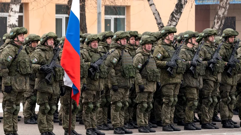 Bild: Vladimir Putin își mută Armata spre Ucraina. Trenuri pline cu tancuri și militari se îndreaptă spre granița de vest