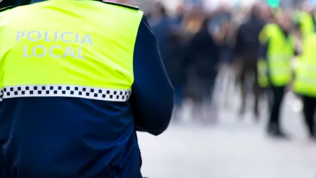 În timp ce alții doar filmau și făceau poze, Ioan, un român din Italia, a salvat un bărbat și pe fiica nevăzătoare a acestuia dintr-o mașină înghițită de ape