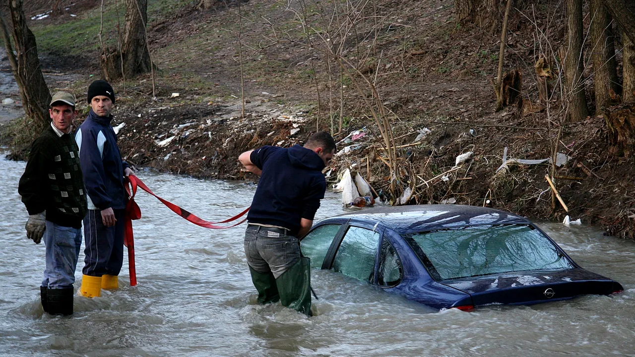 Tânăr luat de o viitură în Masivul Bucegi
