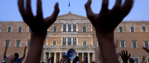 Ce soluție au găsit grecii ca să scape de restricțiile de la bancomate