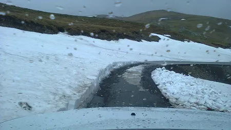 Ce a pățit un șofer oltean care a intrat cu mașina pe Transalpina