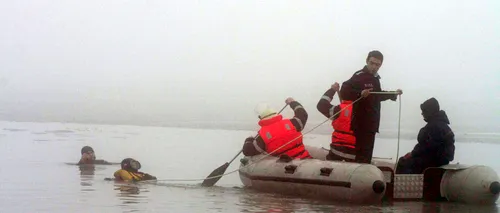 Două persoane dispărute, după ce o barca s-a răsturnat pe râul Buzău