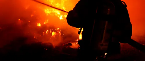 Incendiu în gara din Câmpina, un vagon cu cocs a luat foc