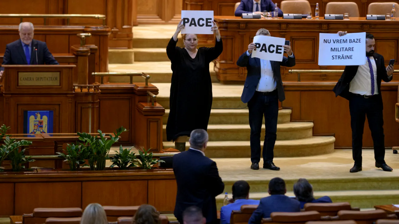 Parlamentul a VOTAT modificarea statutului senatorilor și deputaților, pe ultima sută de metri / Măsuri pentru prevenirea scandalurilor