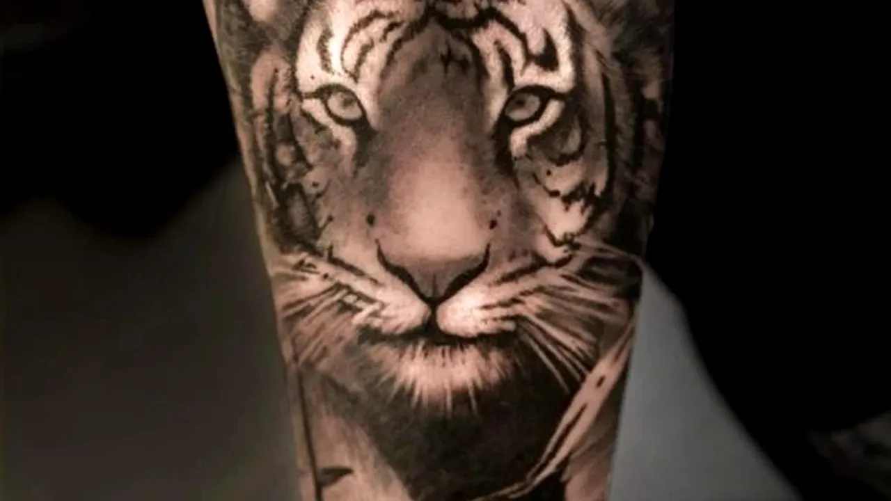 (P) Arta corporală în România modernă: expresie personală și standarde profesionale