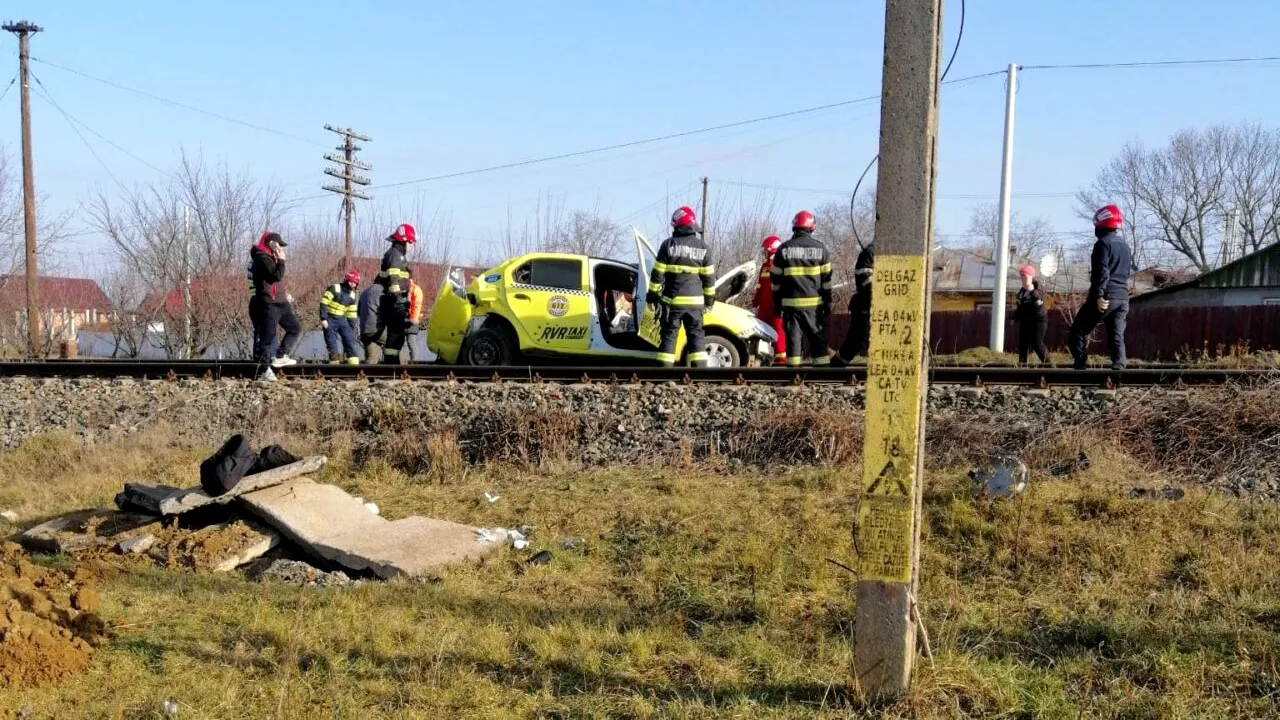 Taxi spulberat de tren în Iași. Ce alcoolemie uriașă avea șoferul