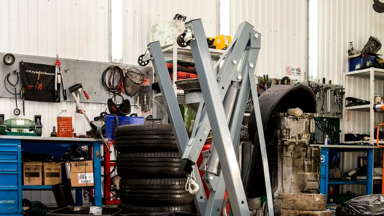 Lovitură grea pentru șoferii cu mașini vechi! Regulamentul intră în vigoare de azi