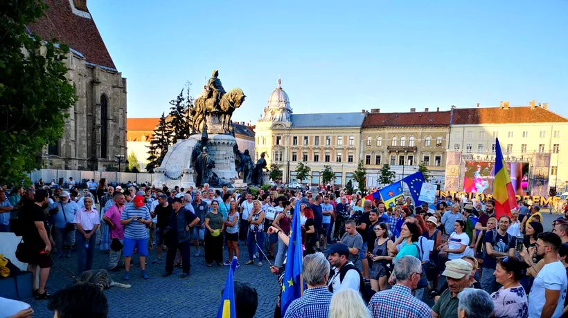 Moment de reculegere pentru Alexandra. La Iași și Cluj oamenii au huiduit în fața sediilor PSD - FOTO / VIDEO
