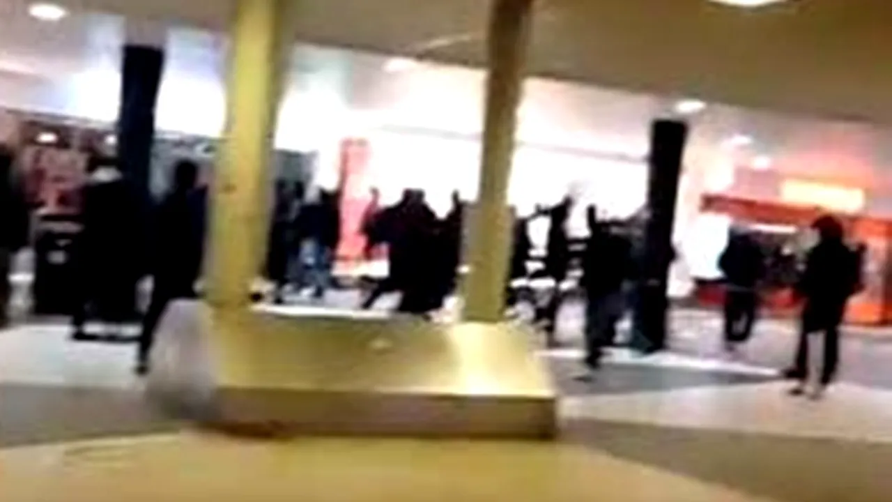 Migranți, agresați de zeci de bărbați mascați în Stockholm 