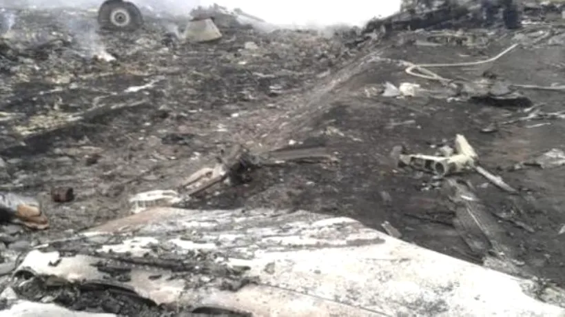 Anchetatorii olandezi au recuperat 25 de fragmente de metal din resturile MH17. Care este cel mai probabil SCENARIU