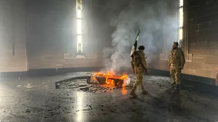 Siria: Mormântul lui Hafez al-Assad, tatăl președintelui destituit Bashar al-Assad, INCENDIAT de rebeli