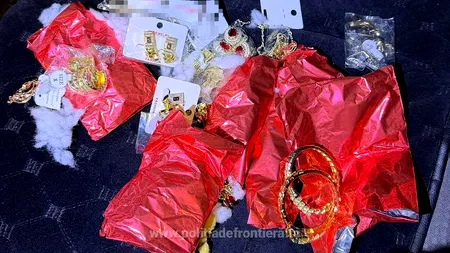 Peste un kilogram de bijuterii de aur, ascunse în două perne, descoperite la Vama Giurgiu. Valoare estimată: 660.000 de lei