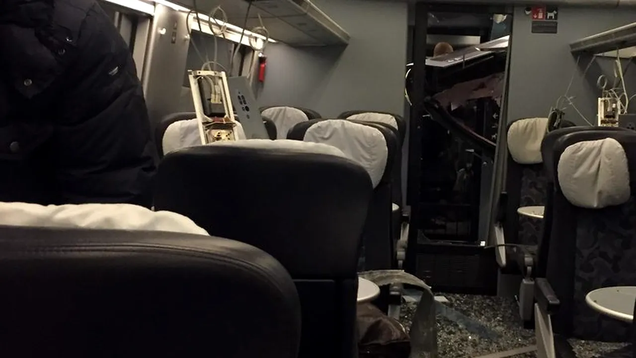 Lăzi de bere și o prelată desprinsă de vânt LOVESC un tren de călători pe un pod din Danemarca: 6 morți