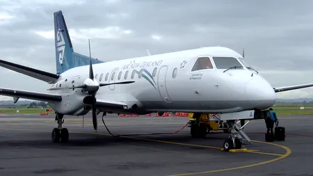Avion care decolase din România, escortat de forțele armate britanice și belgiene