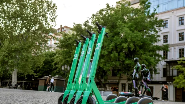 Primul oraș din România care introduce în trafic trotinete electrice cu „autopilot”. Ce fac în apropierea școlilor
