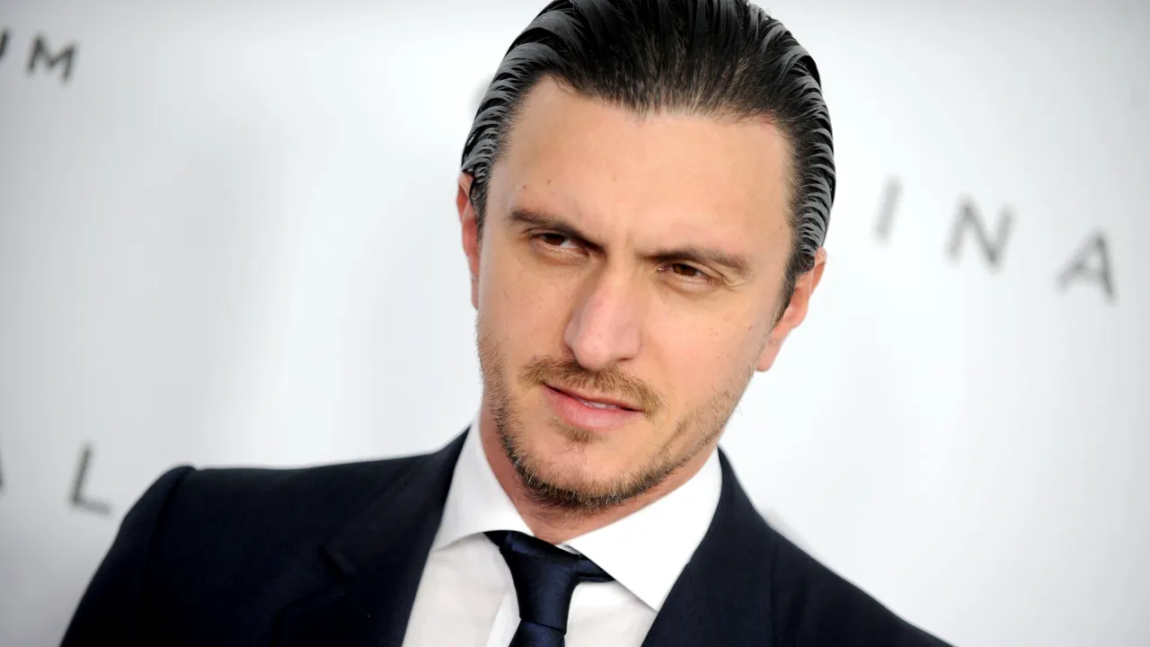 DRAGOȘ SĂVULESCU, fost acționar la Dinamo, dat în URMĂRIRE INTERNAȚIONALĂ după condamnarea în dosarul retrocedărilor