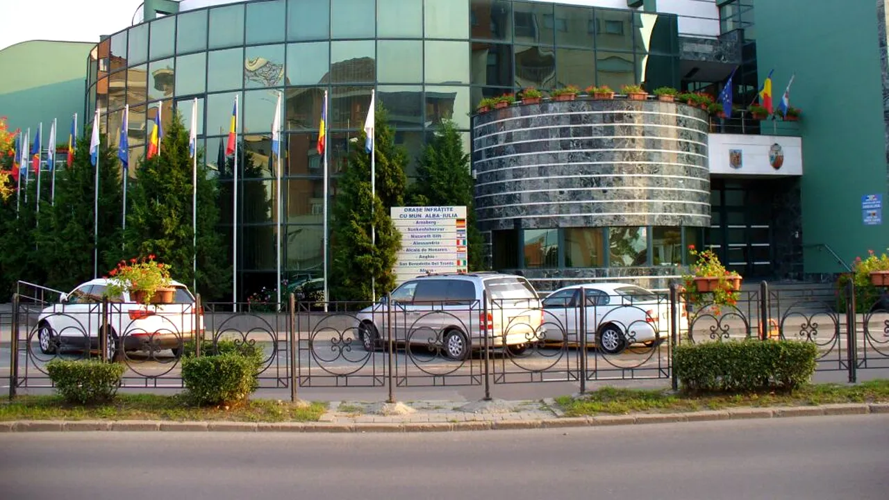 Posibil focar de Covid-19 la Primăria Alba Iulia, după ce o angajată a fost confirmată pozitiv. Aproape 250 de colegi ai femeii au fost testați