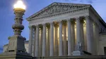 Curtea Supremă îi permite lui Trump restrângerea azilului și retragerea protecțiilor pentru haitieni și sirieni