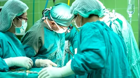 Cazul copilului cu arsuri din Vaslui | Micuțul se află în stare critică iar medicii din Capitală speră într-o minune