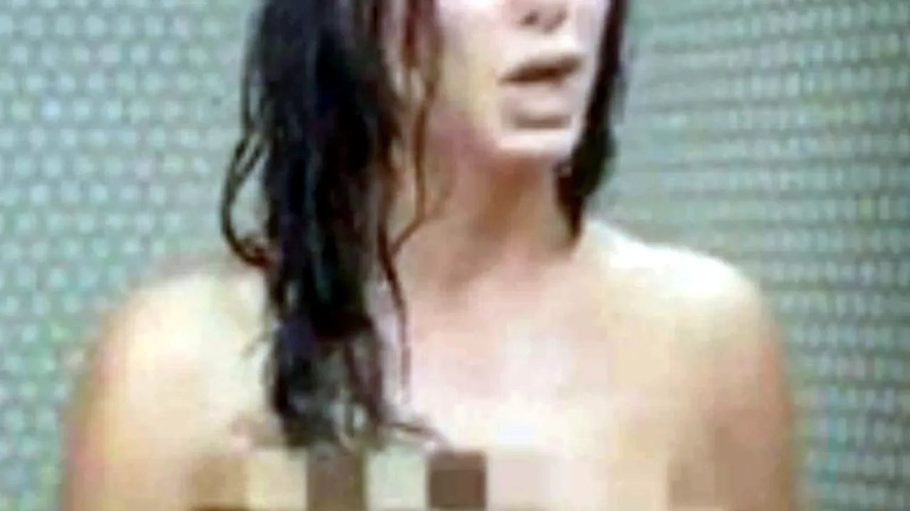 VIDEO. Actrița celebră de la Hollywood care apare GOALĂ într-un spot de promovare