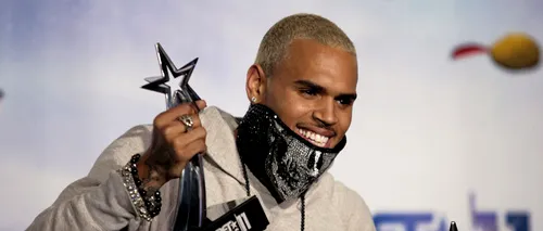Rapperul Chris Brown, acuzat că a părăsit locul în care a provocat un accident de circulație