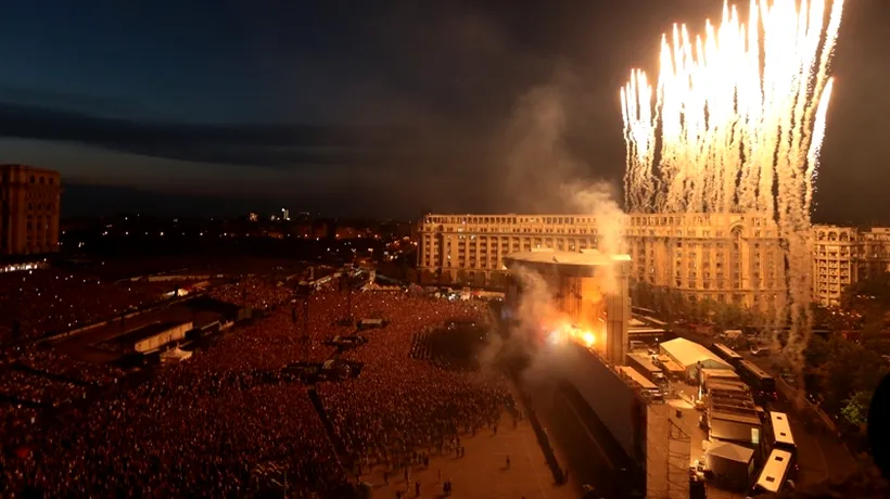 Concertul de la București al lui Roger Waters, The Wall, a început cu 50.000 de oameni în Piața Constituției. Galerie FOTO