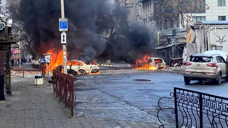 LIVE UPDATE. Ziua 304 de război: Cinci morți și 20 de răniți într-un bombardament al Rusiei în centrul Hersonului, în Ajunul Crăciunului / Volodimir Zelenski: „Asta e teroare, e ucidere pentru a intimida şi a-ţi (satisface) plăcerea” / FOTO CU PUTERNIC IMPACT EMOȚIONAL