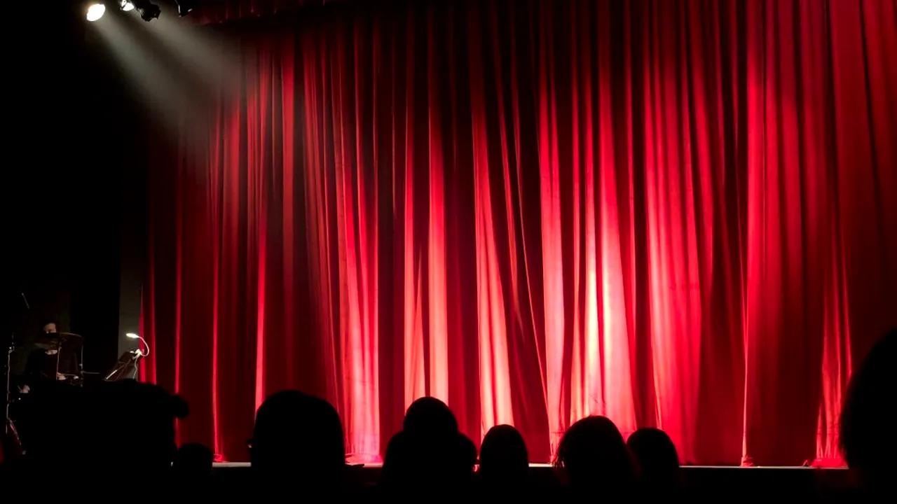 Teatrul devine materie opțională în școli, începând cu clasa a III-a. Anisie: Este un moment important pentru educație