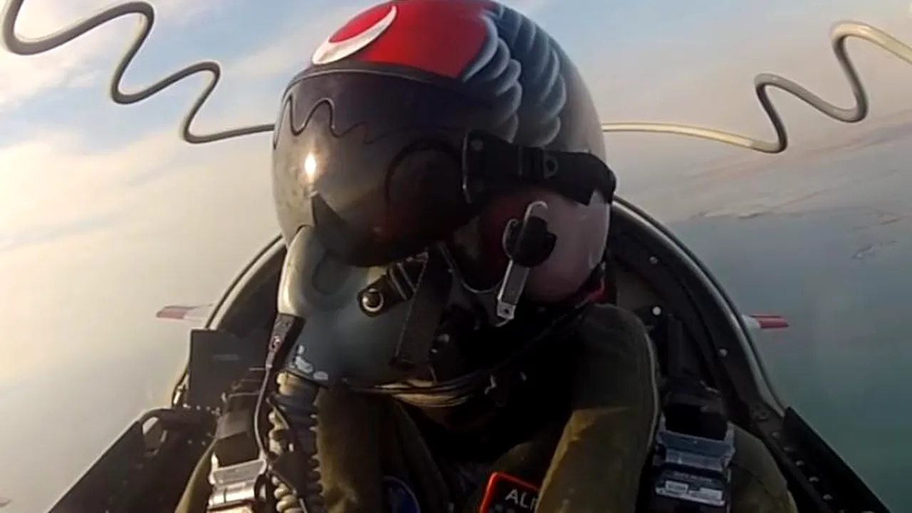 Doi oameni au murit după ce un avion militar s-a prăbușit în Turcia