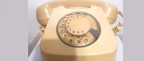 Vezi dacă îl găsești pe acasă sau pe la bunici! Cu câți lei se vinde acum, în 2022, celebrul telefon fix de pe vremea lui Ceaușescu