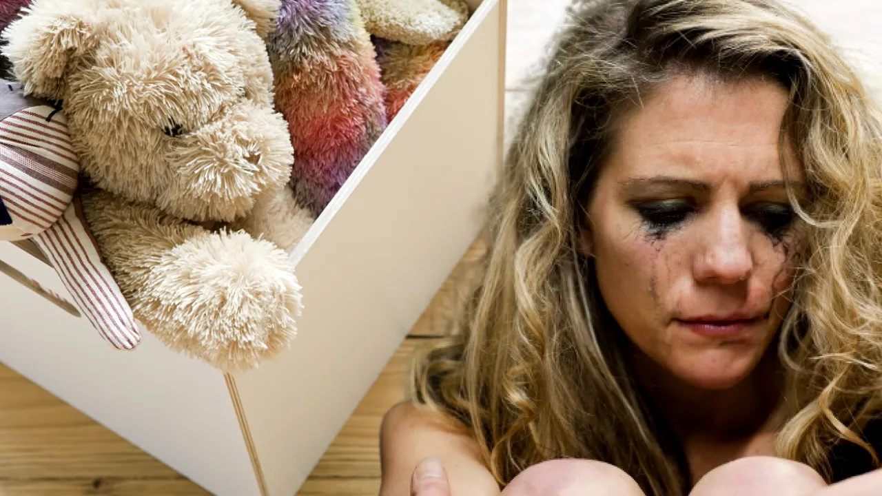 Dramă cumplită descoperită de fratele mai mare al unor GEMENI. Micuții s-au stins îmbrățișați în cutia cu jucării. Mama își strigă durerea la Cer