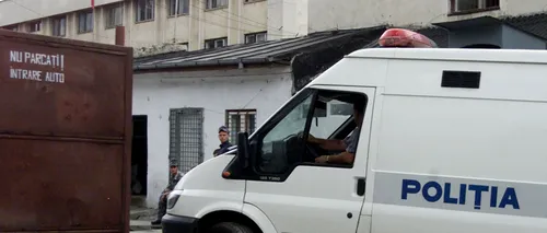 Doi bărbați din Huși, arestați după ce ar fi sechestrat și bătut un adolescent de 17 ani