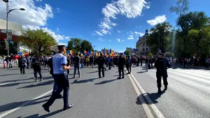 LIVE UPDATE | Facturile mari la curent scot românii în stradă. Câte persoane s-au strâns la protestul privind criza din energie – FOTO & VIDEO