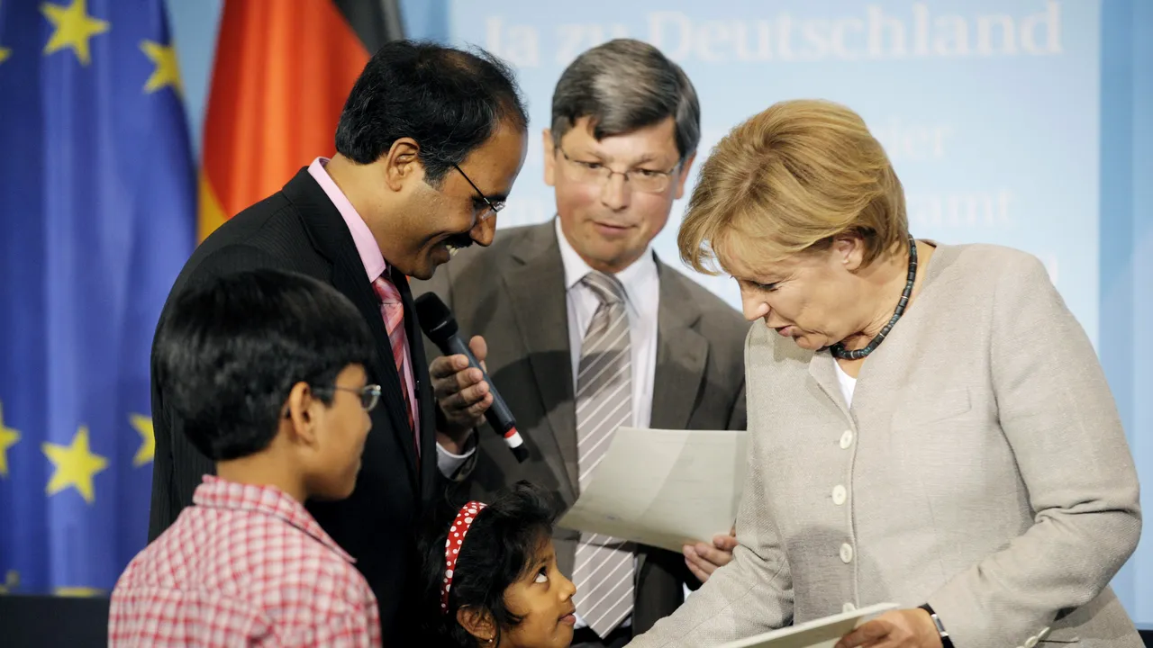 Merkel: Germania poate face față valului de refugiați fără a crește taxele 