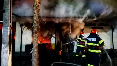Cofetărie din Giurgiu, distrusă într-un incendiu. Focul ar fi pornit de la un scurtcircuit