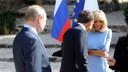 Moment dureros pentru prima-doamnă a Franței în timpul vizitei lui Putin. Macron a încercat să fie un „cavaler