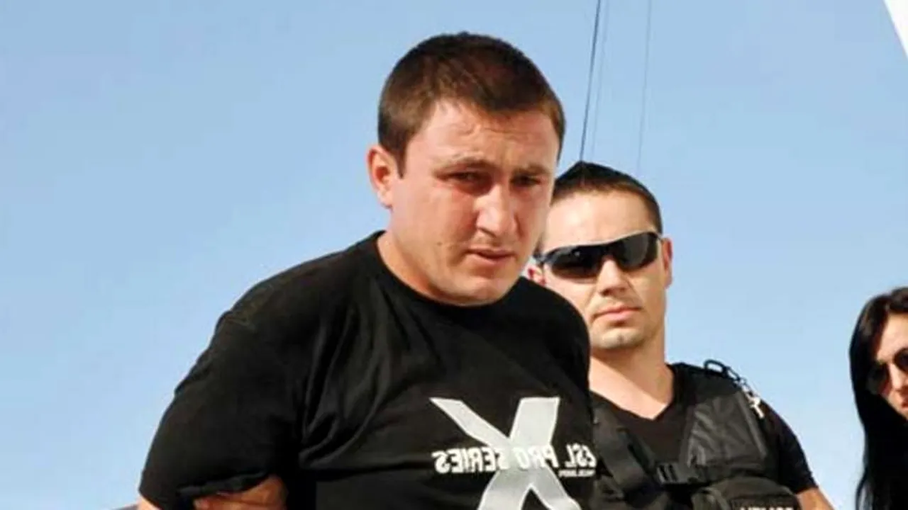 Cine este pedofilul care a vrut să răpească o fetiță dintr-un parc din Slatina, pentru a o agresa sexual. Bărbatul nu se află la prima abatere, având un bogat trecut infracțional