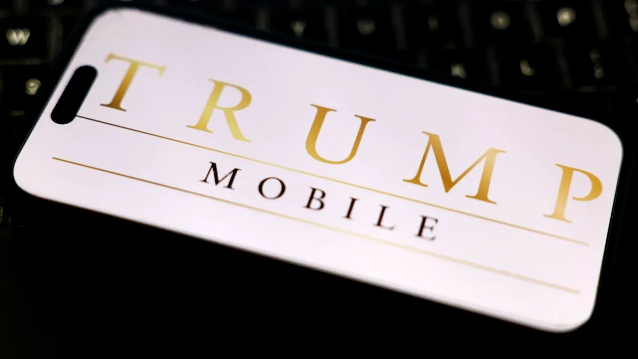 Trump vrea să acapareze piața TELEFOANELOR mobile. A lansat propriul smartphone