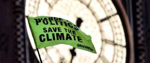 Șase activiste ale asociației Greenpeace escaladează cel mai înalt zgârie-nori din Londra