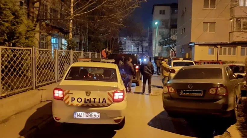 EXECUȚIE. Bărbat împușcat în cap într-o scară de bloc din Bacău. VIDEO
