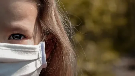 Strigătul disperat al unei fetițe în pandemie: „Mă simt izolată, ca într-o închisoare din care nu pot evada! Părinții meu au început să... Vă rog să nu-i contactați!” (EXCLUSIV)