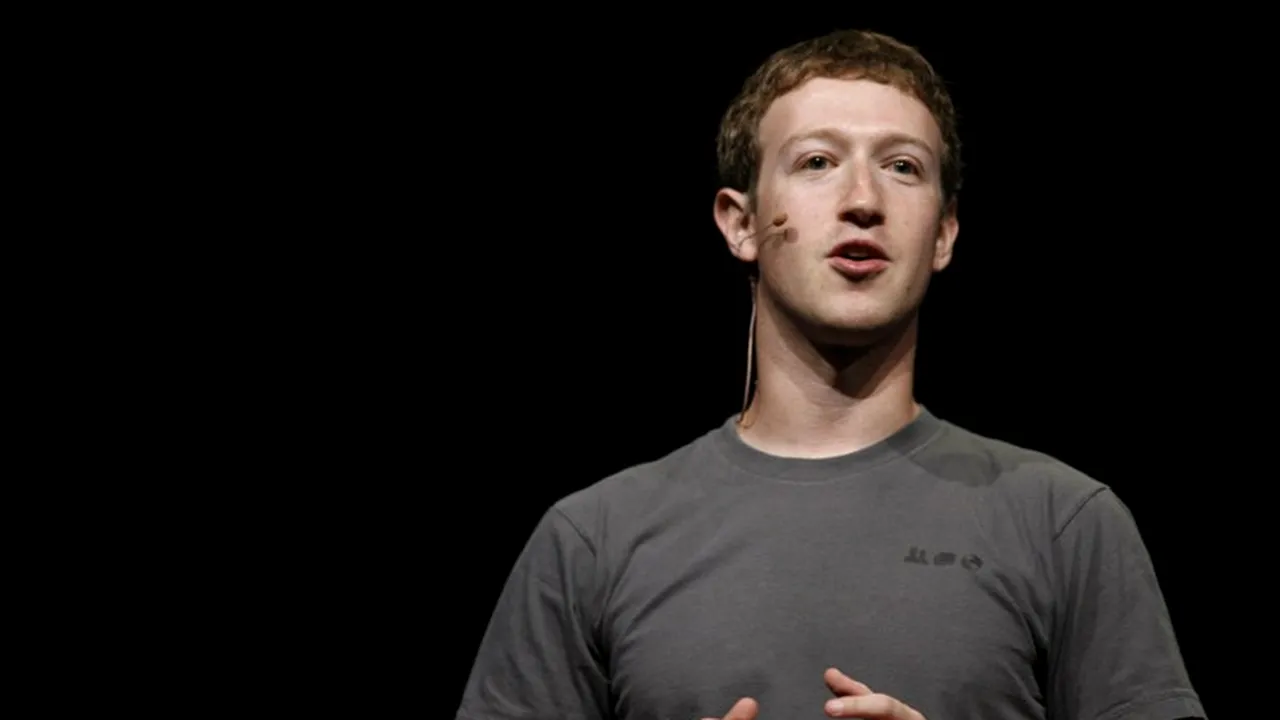 Este unul dintre cei mai bogați oameni, dar poartă zilnic același tricou