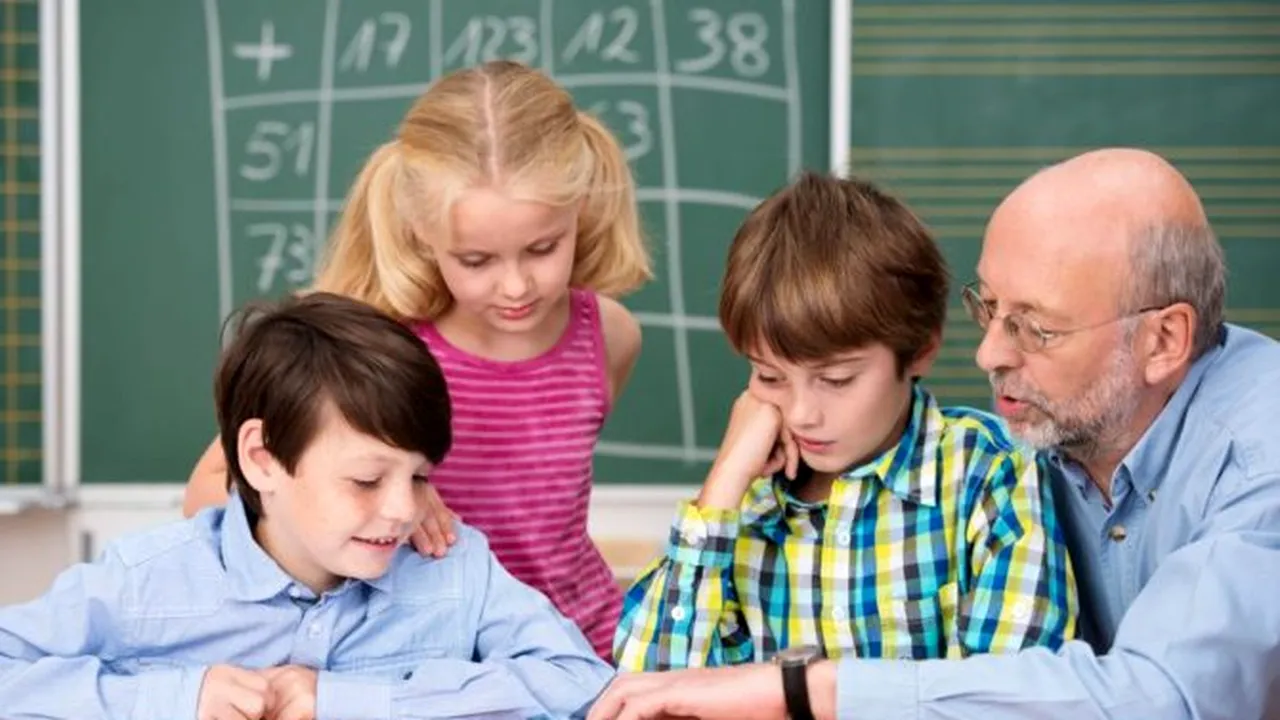 Anul școlar 2024-2025 aduce mai multe zile libere pentru profesori. CALENDARUL complet