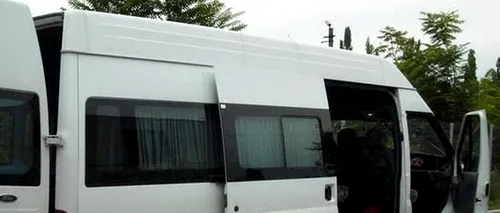 Un microbuz cu capacitate de 16 persoane transporta 36 de pasageri în județul Suceava