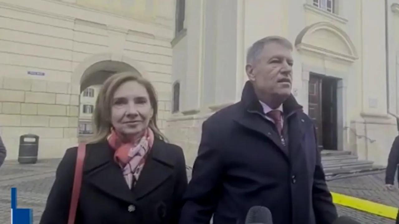 Carmen și Klaus Iohannis au mers la biserică în dimineața zilei de Crăciun: ”Să trecem cu bine peste această perioadă grea!