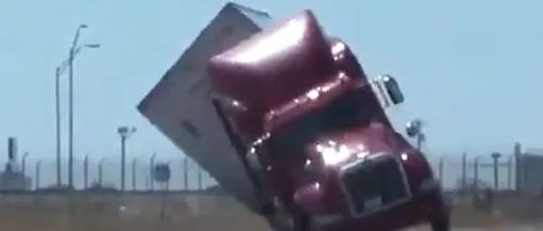 Incident neobișnuit în Texas. Rafalele de vânt AU SMULS camioanele de pe șosea. VIDEO