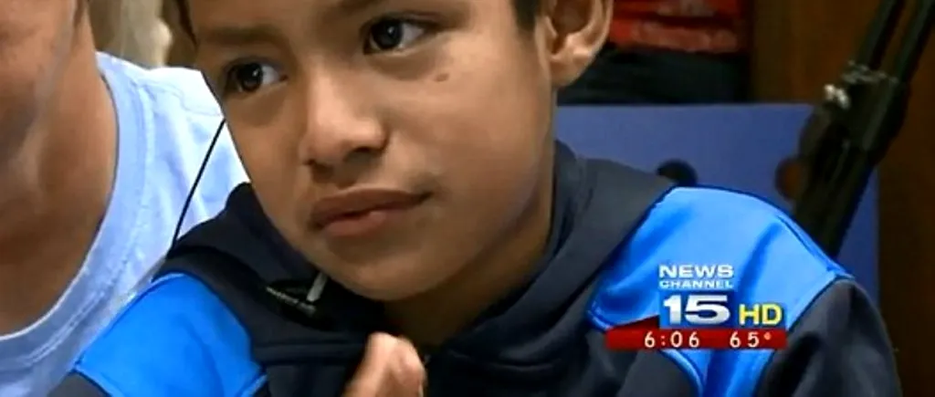 Reacția unui băiat de 7 ani surd din naștere când își aude părinții pentru prima dată. VIDEO