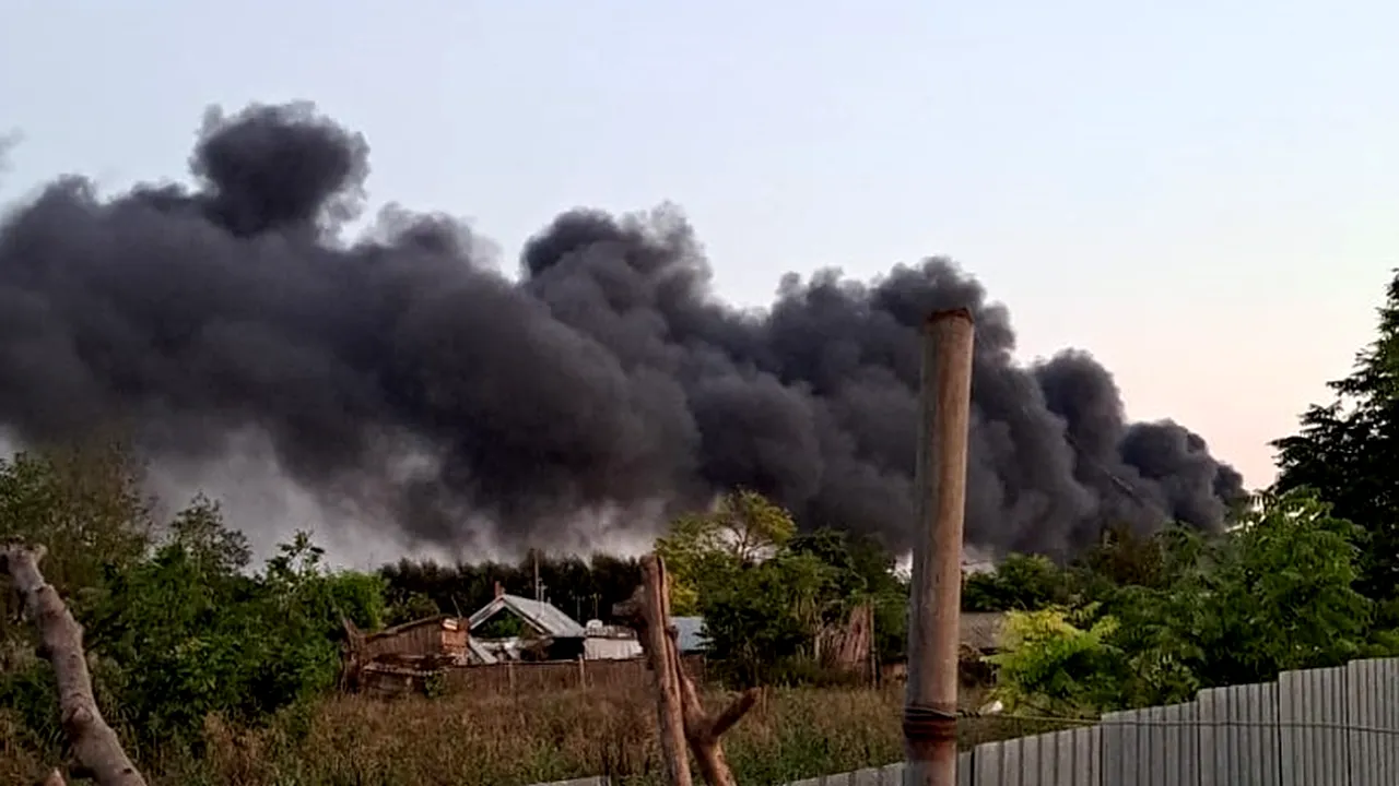 A început amenajarea de adăposturi antiaeriene. Lucrările sunt executate de aproximativ 50 de militari