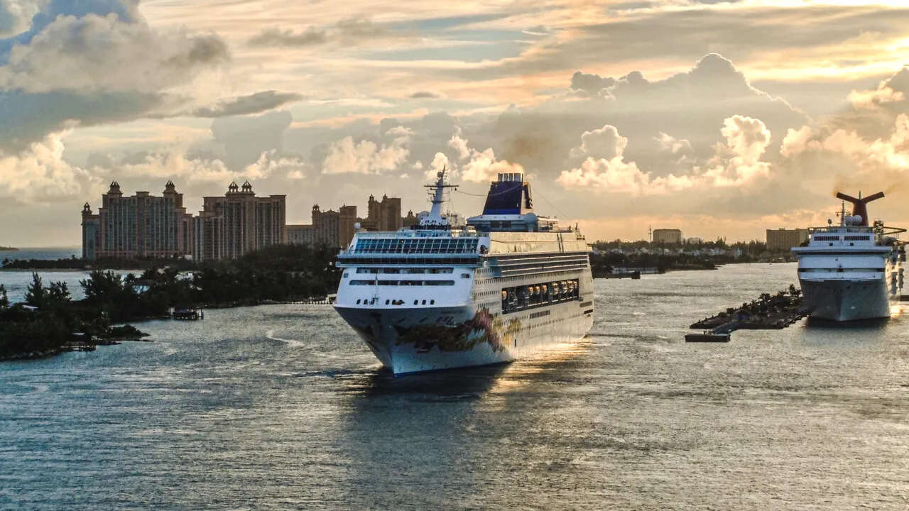 Soluția inedită pentru americanii care vor să scape de America lui Donald Trump: o croazieră de 4 ani în jurul lumii. Cât costă biletul