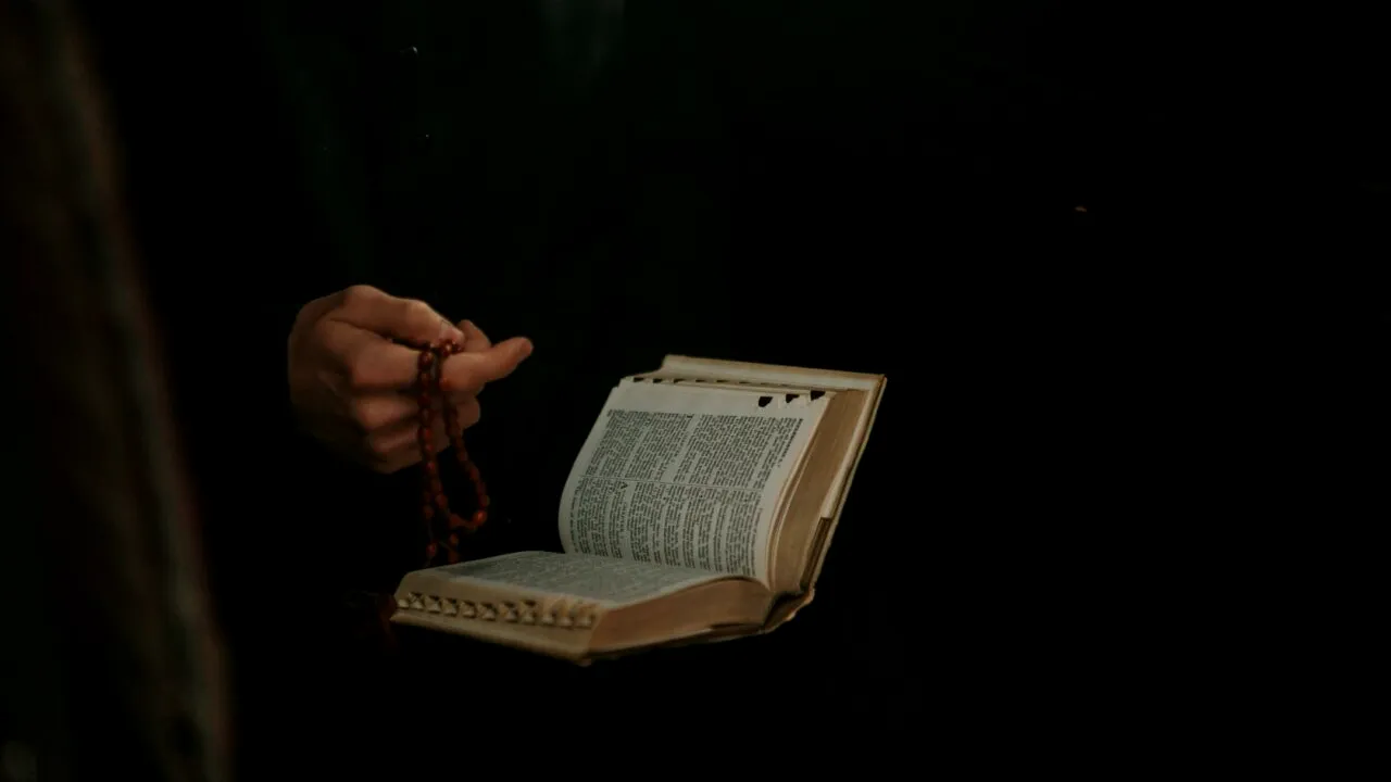 Un preot a fost arestat! Bărbatul ar fi vândut ilegal Viagra